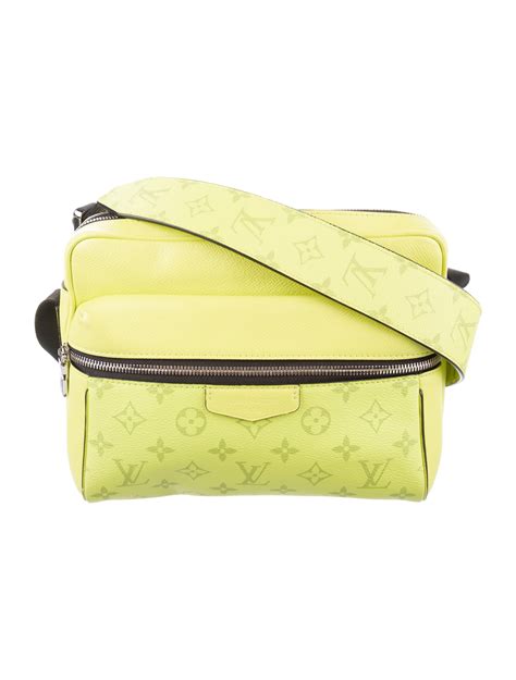 louis vuitton taigarama bag